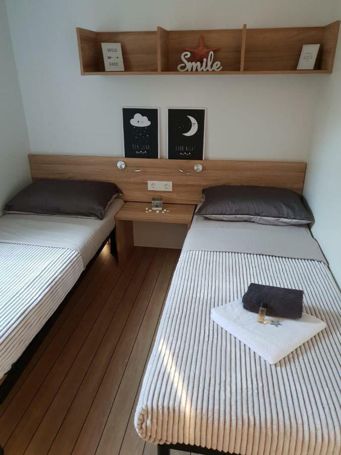 Mobile Home Seahorse Camp Soline Biograd Na Moru Esterno foto