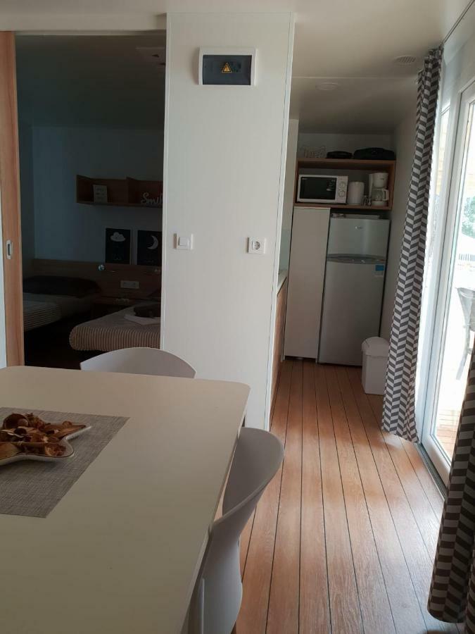 Mobile Home Seahorse Camp Soline Biograd Na Moru Esterno foto