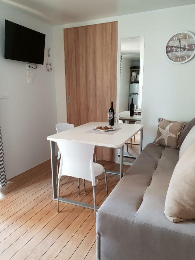 Mobile Home Seahorse Camp Soline Biograd Na Moru Esterno foto
