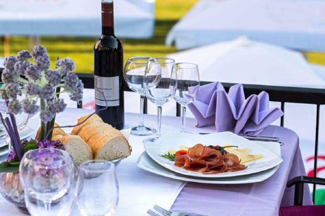 Mobile Home Seahorse Camp Soline Biograd Na Moru Esterno foto